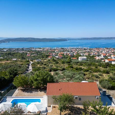 Private Villa Golden Hour With A View Of Split Area Kastel Sucurac Exterior photo